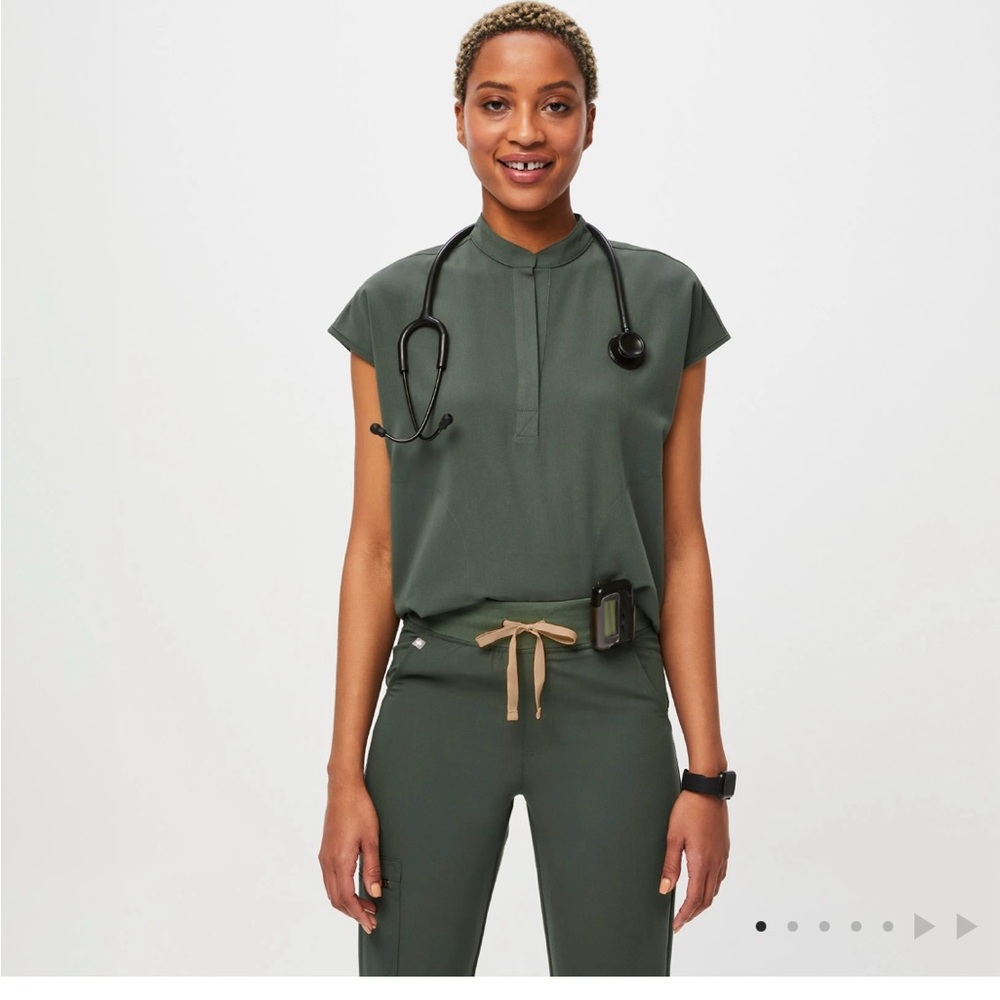 Figs Moss Rafaela and jogger scrub set